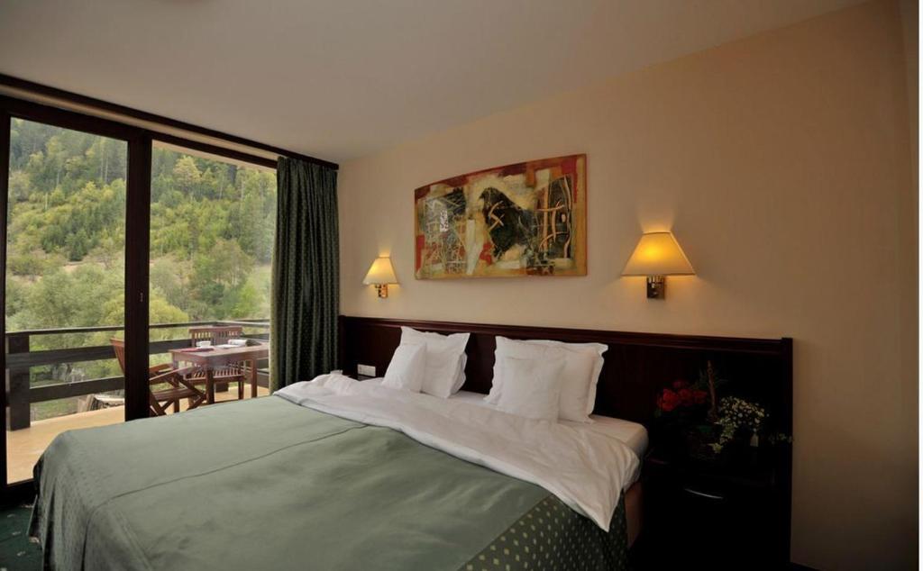 Zan Hotel photo 2