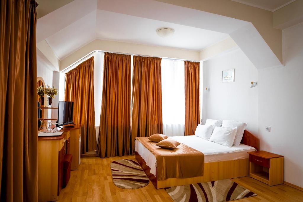 Hotel Sucidava photo 2