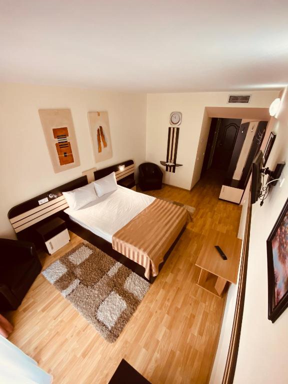Hotel Zimbru photo 2