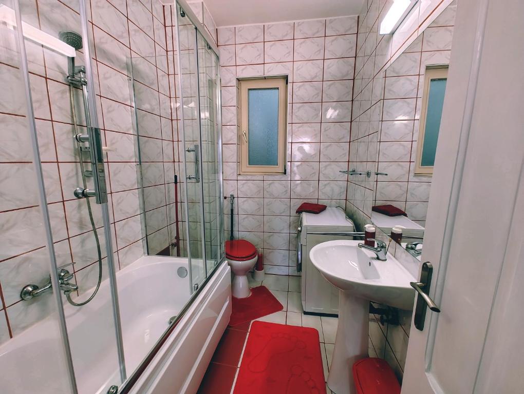 Ten's Apartment - spatios si linistit photo 3