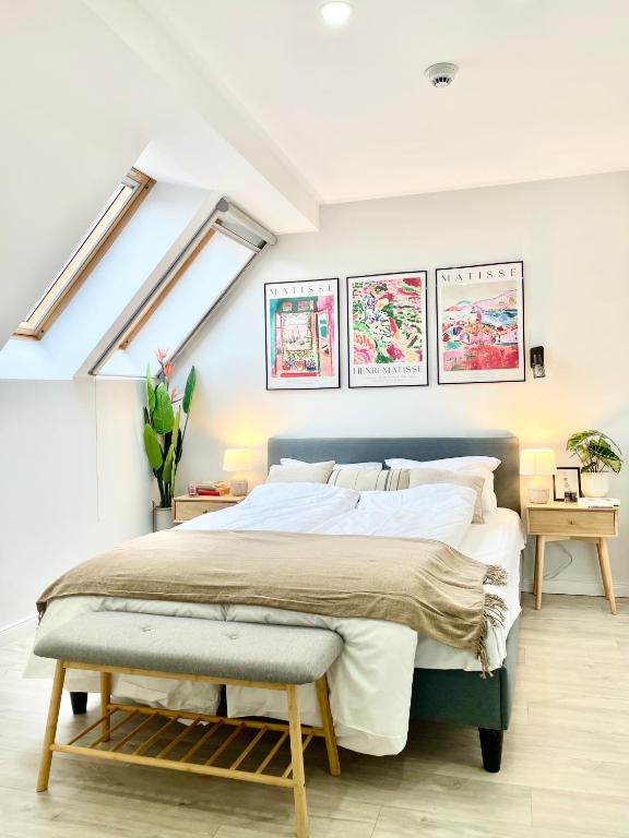 Spacious ultracentral modern apartment photo 2