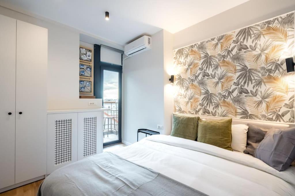 Superb Views 3BR Midtown Flat - 3 Balconies photo 2