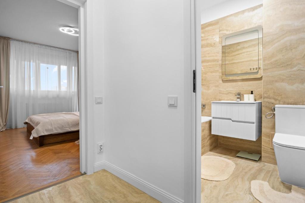 New Luxurious Central Apartment with Park View photo 3