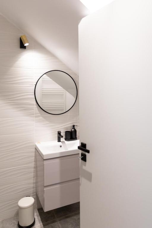 Studio 8 I One Bedroom Apartment I Airport I Therme photo 3