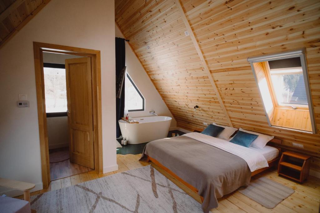 Treeline Cabins photo 2