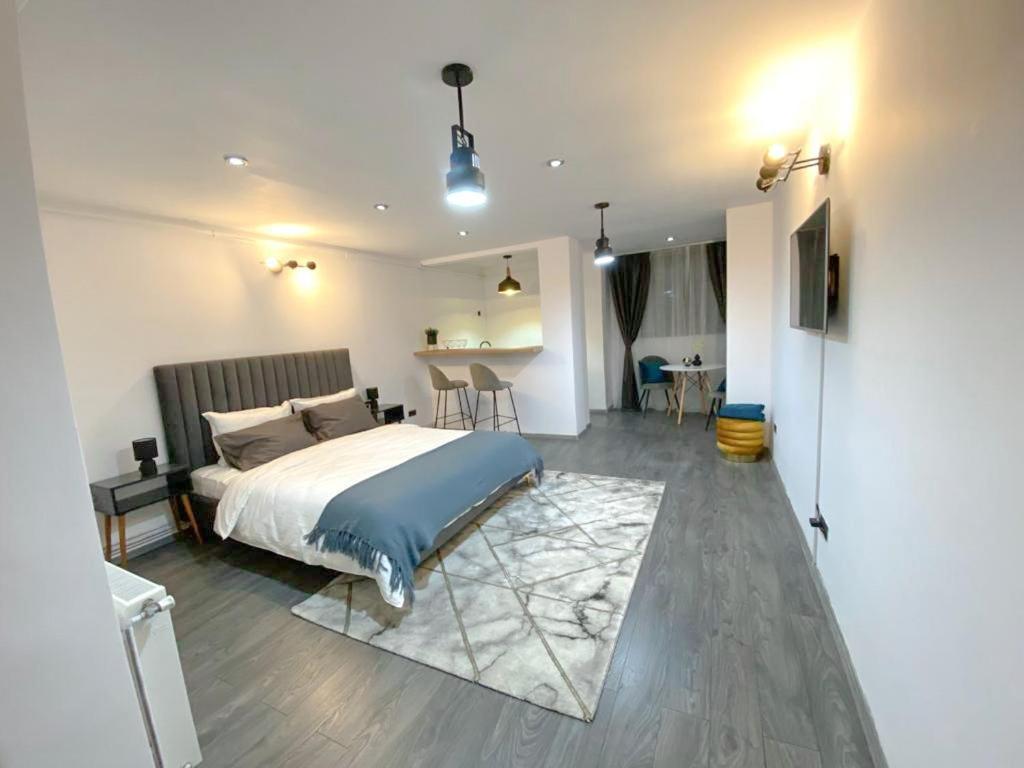Signature Residence photo 2