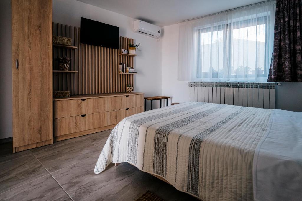 Spacious studio near lake photo 2