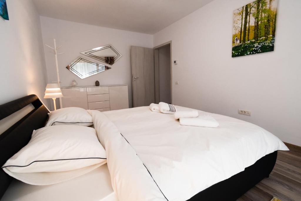 Transylvanian Apt. w/ lrg. terrace and parking - KarpatenHaus — photo 1