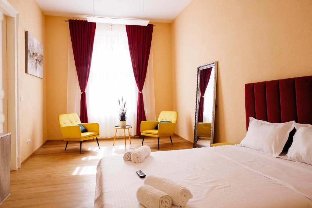 Stay Where Emperors Slept in Old Town photo 2