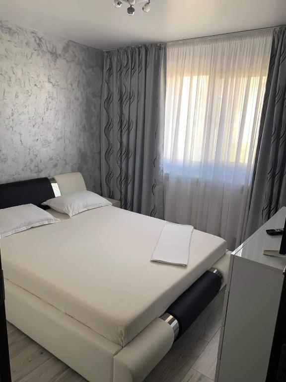 ELEGANT & SILVER LUXURY Apartament photo 2