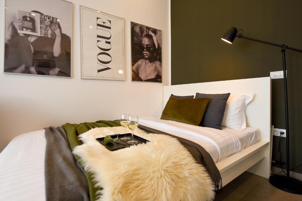 Classy Comfort - Chic Studio on Regina Elisabeta photo 2
