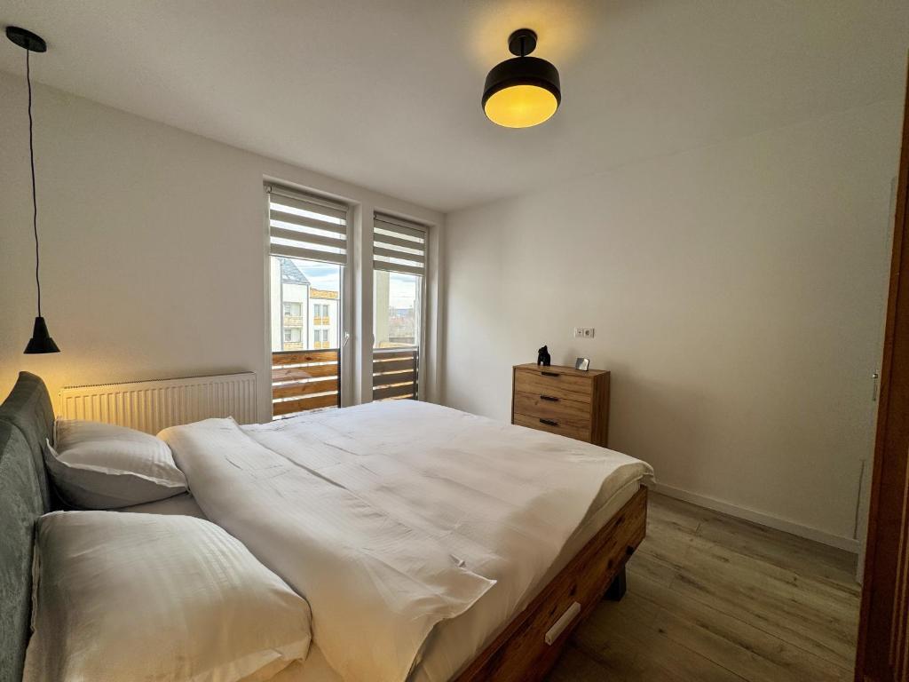 Rhapsody Home - Urban quiet area with Parking&King Bed&Balcony photo 2