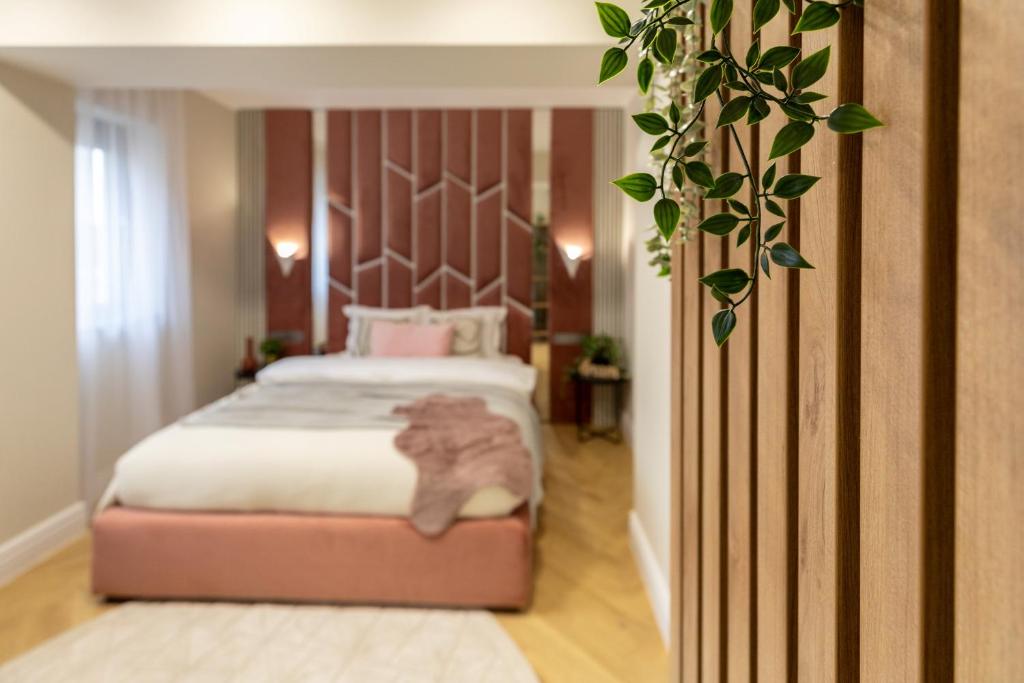 Stylish Ruby 1BR Apartment - Old Town Urban Oasis photo 3