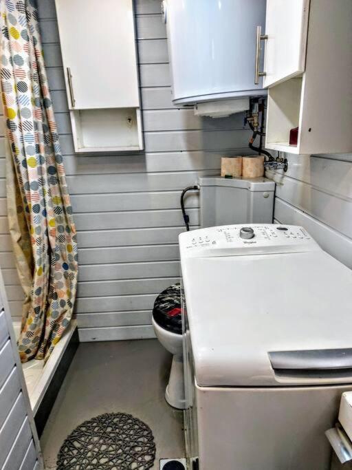 Tiny White Home (Self Check-In) photo 3