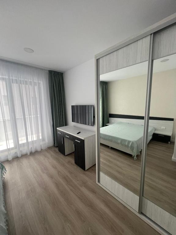Sunrise Bel Air Apartments photo 2