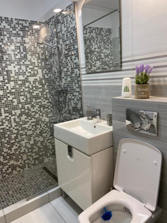 Sarah Apartments photo 3