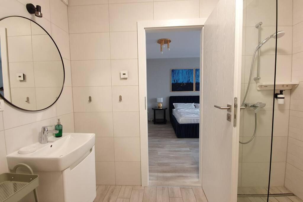 Riverside Apt & private parking photo 3