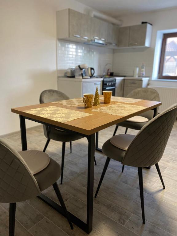 Sunny Hill Apartments photo 2