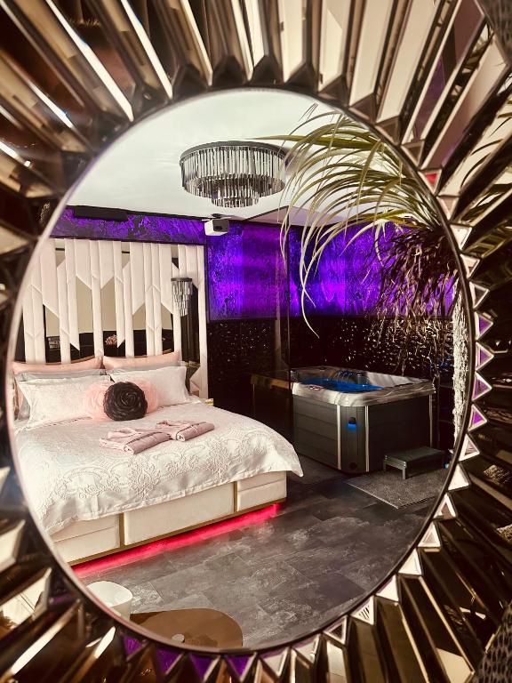Love Room Secret-private jacuzzi spa & cinéma Bucuresti photo 2