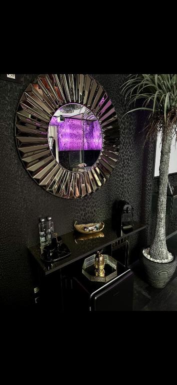 Love Room Secret-private jacuzzi spa & cinéma Bucuresti photo 3