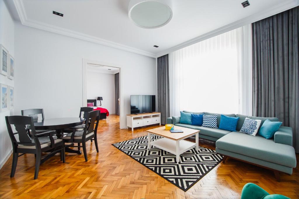 Spacious RiverViews Apartment near Piata Unirii — photo 1