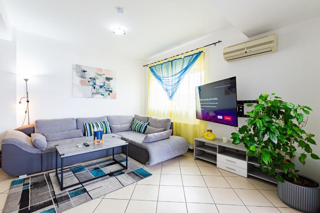 RING ApArt Hotel - Spacious DeLuxe Apartment with Big Terrace and Free Underground Parking photo 3
