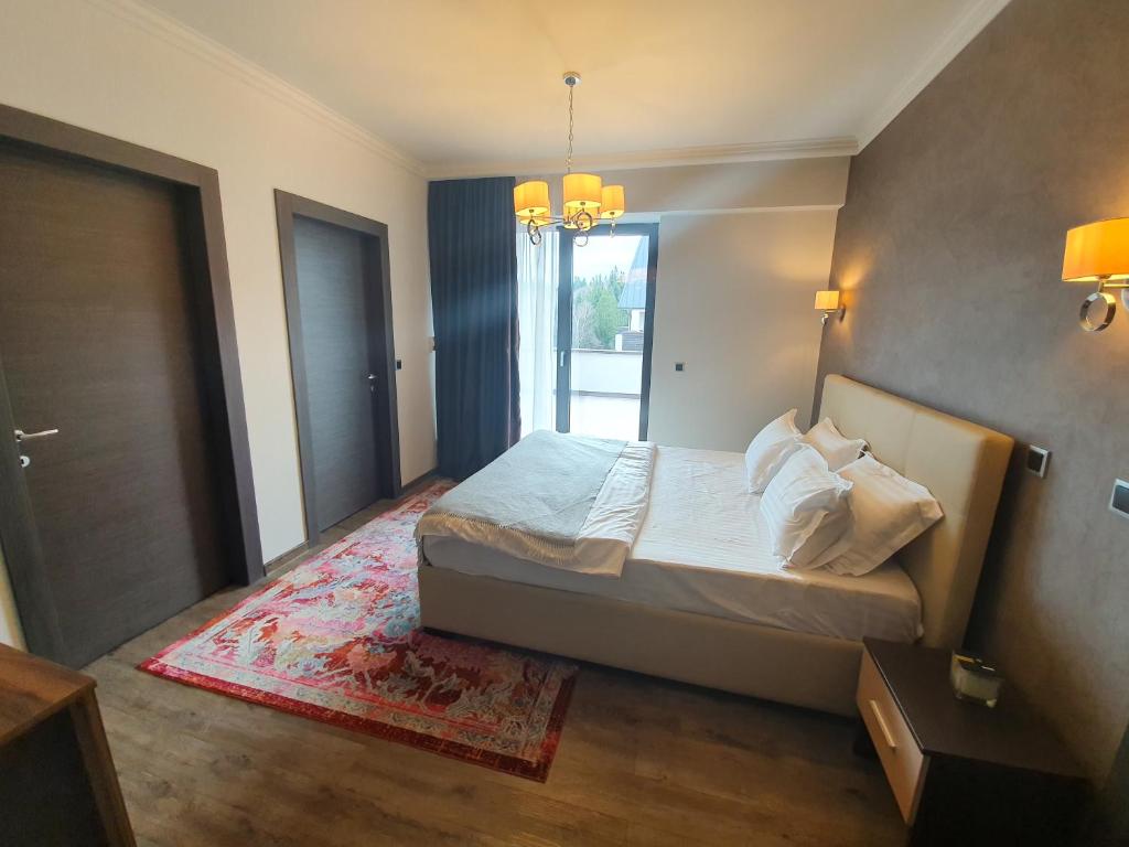 Silver Fox Residence photo 2
