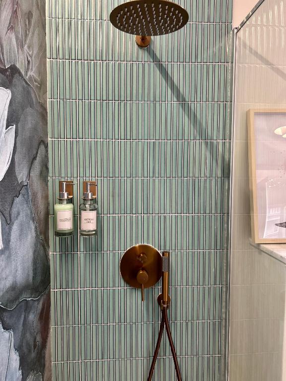 Ultracentral Lux Boutique 1BR Ap Near Subway photo 3