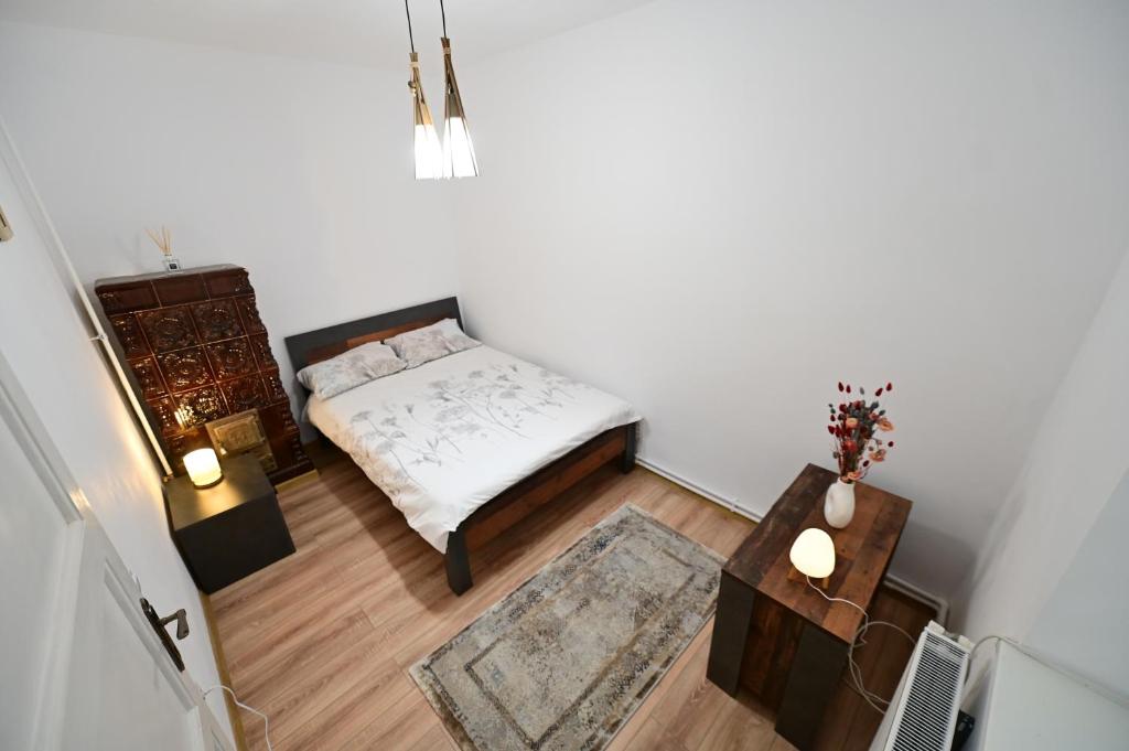 FLH - Tribunei Nest photo 2