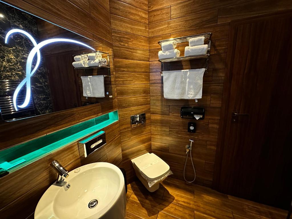 The Residence Central Jacuzzi Boutique (Adult Only) photo 3