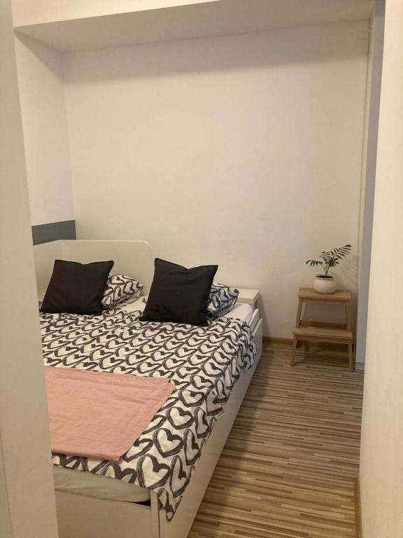CozyStudio close to center- comfort & privacy photo 3