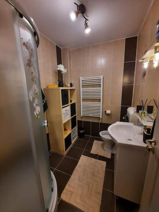 Studio încântător cu parcare gratuită în rezidență photo 3