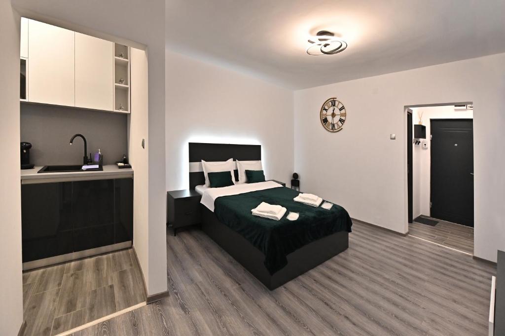 Tina Place photo 2