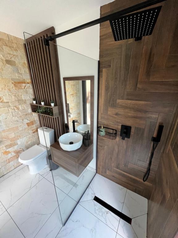 Transalpina Tiny House - outdoor jacuzzi photo 3