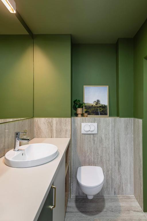 Cismigiu Park - Gorgeous 1BR Sanctuary photo 3