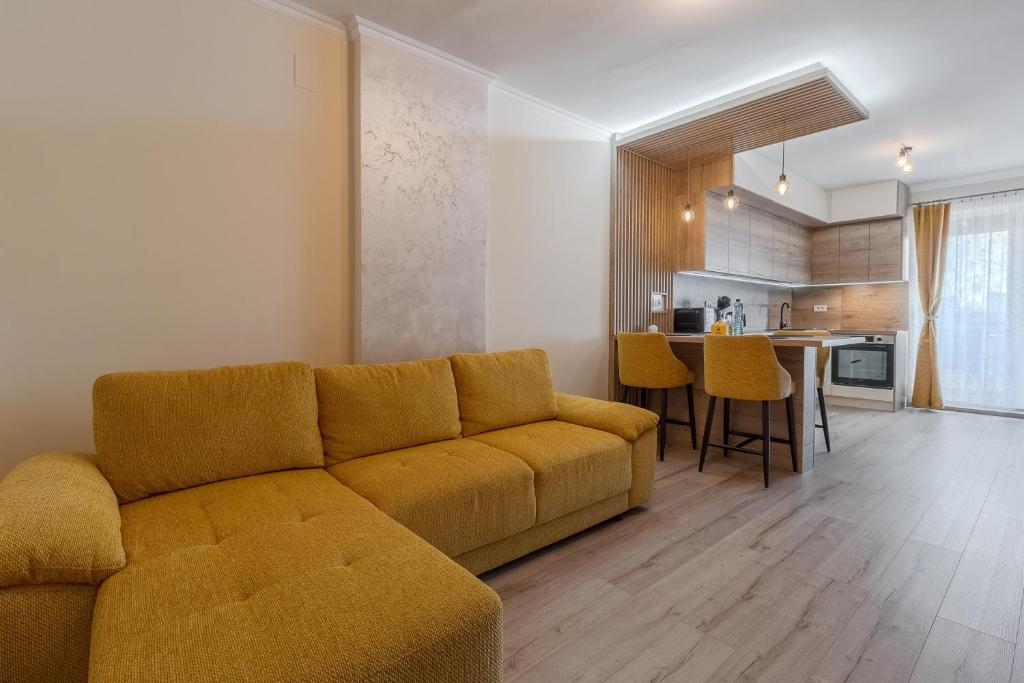 Yellow Oasis - Stylish City Stay — photo 1