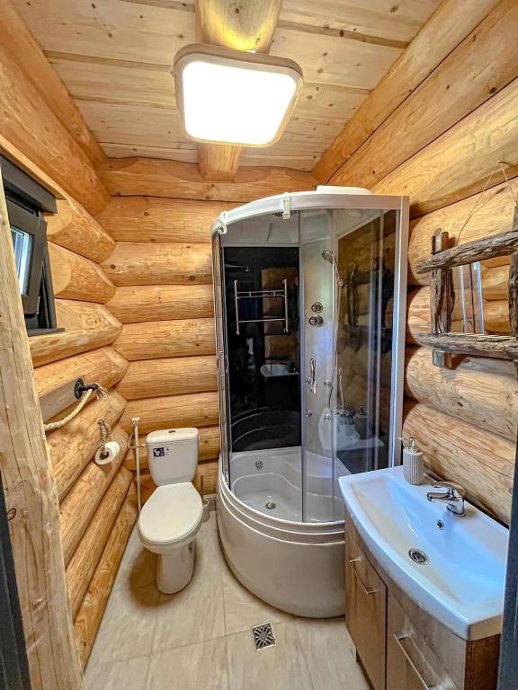 Wild tree house photo 3