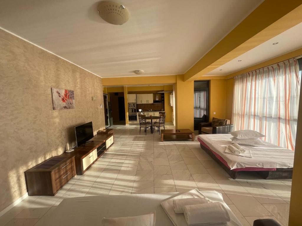 SOPHIA LAKE VIEW SUITE photo 2