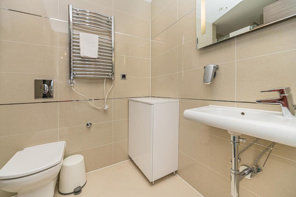 Pine Woods Apartment B35 in Silver Mountain photo 3
