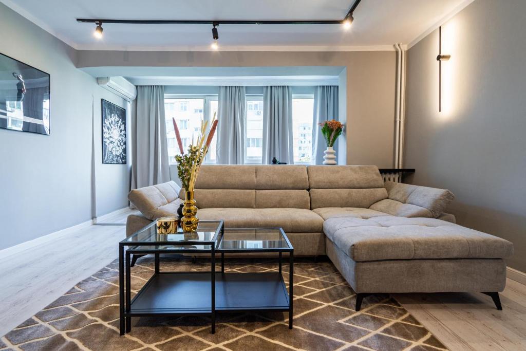 Stylish Comfort - 2BR Apartment in Vibrant East Bucharest — photo 1