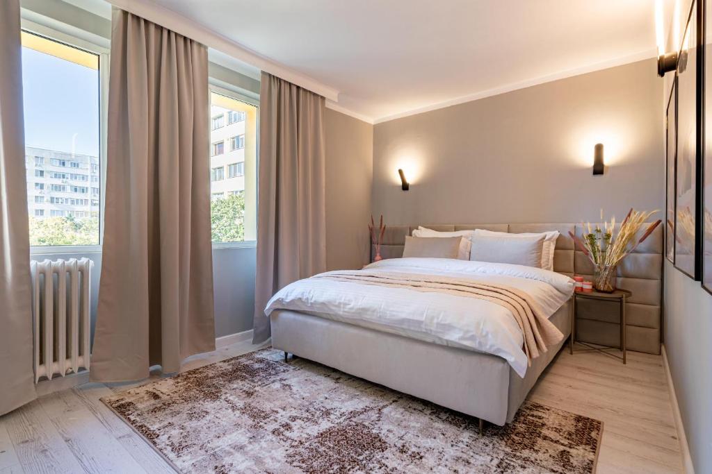 Stylish Comfort - 2BR Apartment in Vibrant East Bucharest photo 3