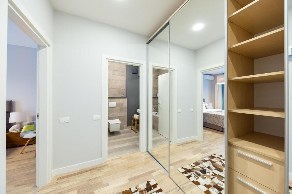 The Shades of Grey-Tranquil 4th-Floor Apartment Baneasa Area photo 3