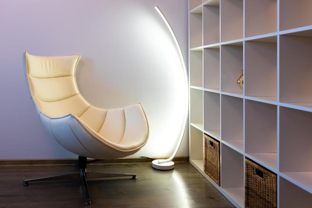Thome White Flat Smart Budget City Stay — photo 1