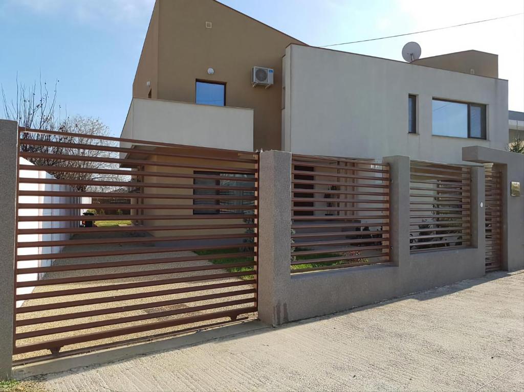 Sunny Family Vila Constanta — photo 1