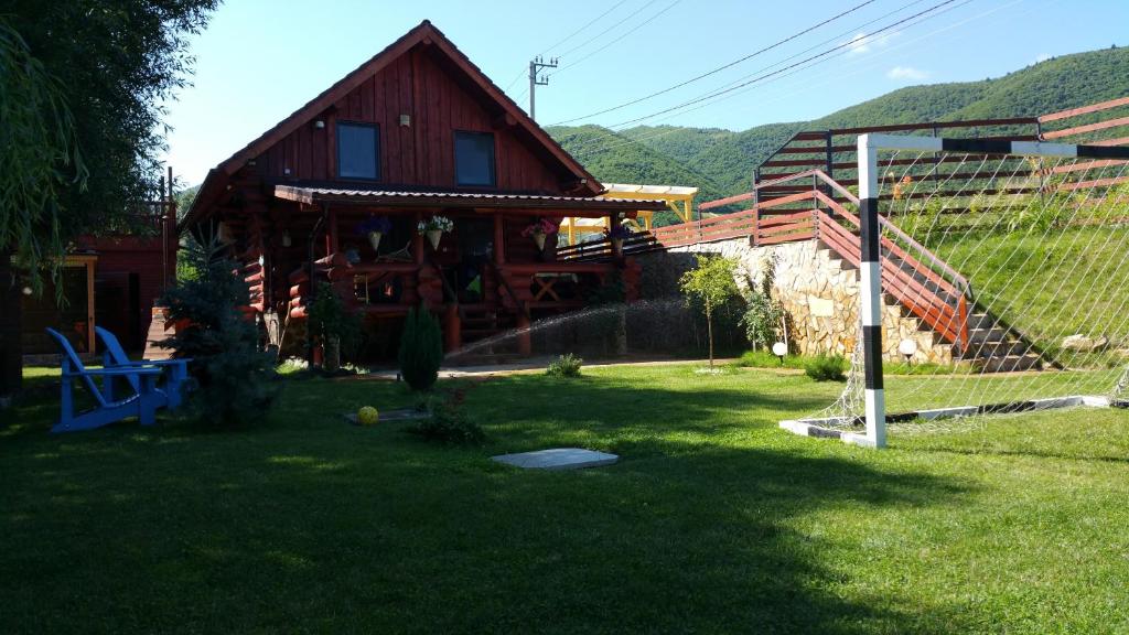 Wolf's House — photo 1