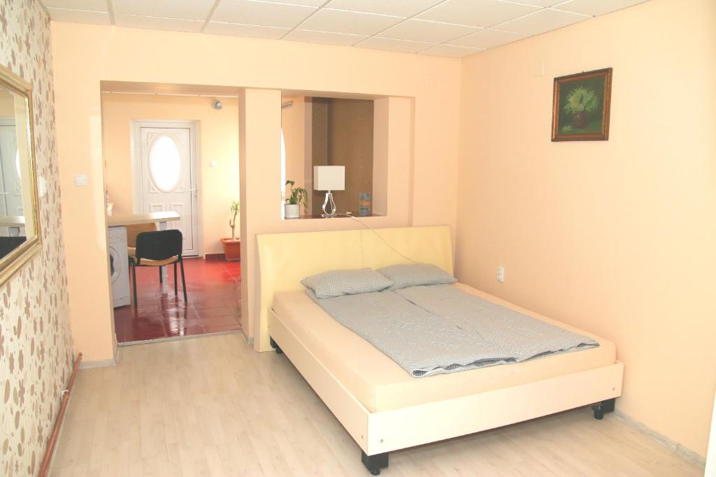 yox apartment 5 photo 2