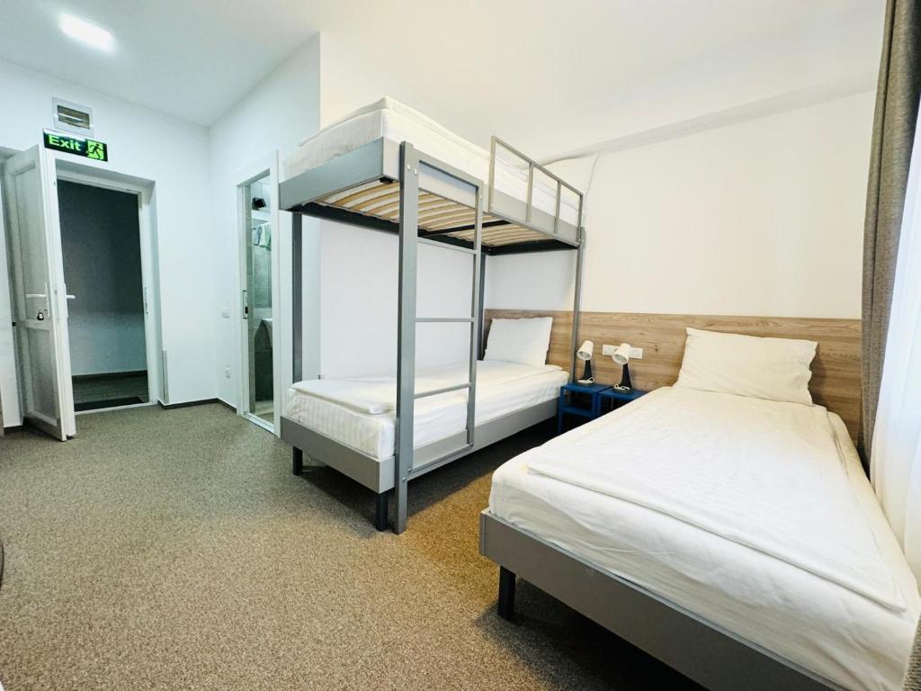 Stef Rooms photo 2