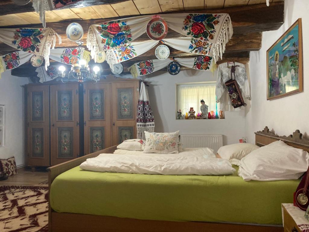 Rustic Rooms photo 2