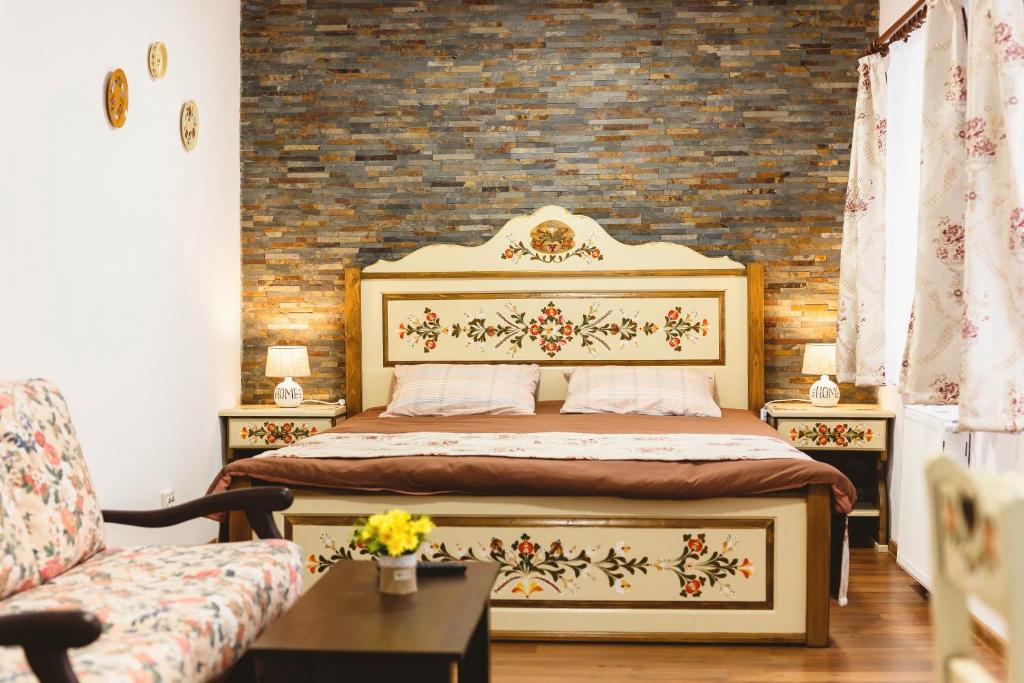 Cozy Saxon Apartment - Sibiu Old Town - Walk to Main Square photo 2