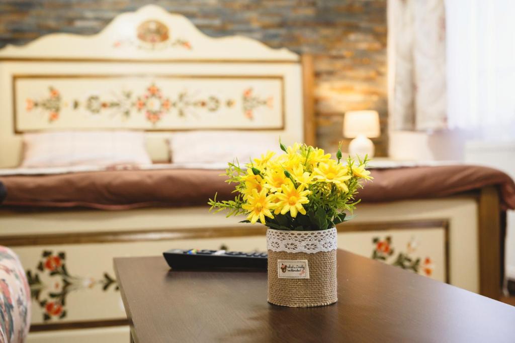 Cozy Saxon Apartment - Sibiu Old Town - Walk to Main Square photo 3